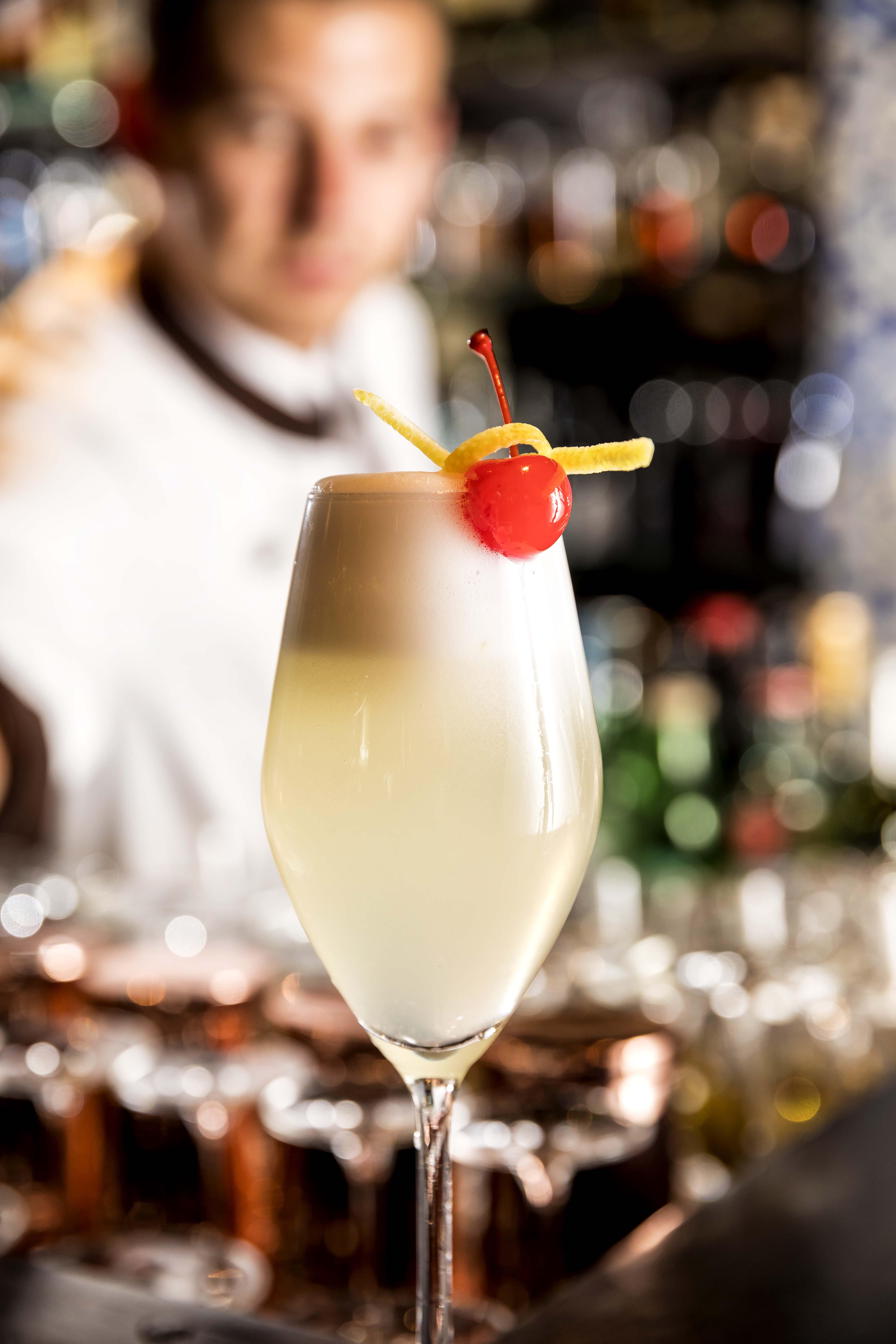 Grand Elysee Hamburg Exterior photo A French 75